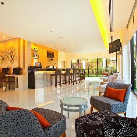 Hotel Ibis HHQ Servizi foto