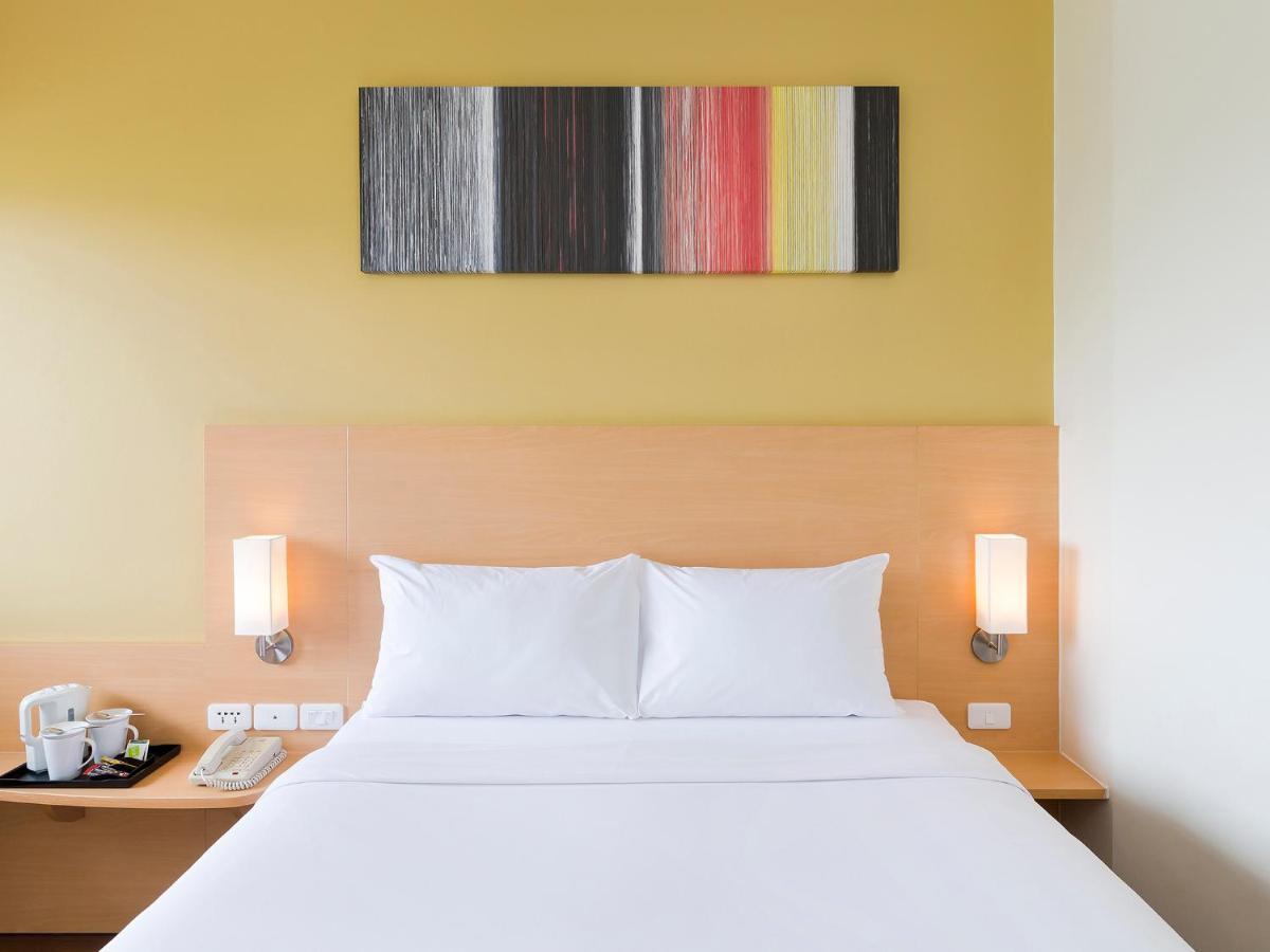 Hotel Ibis HHQ Esterno foto