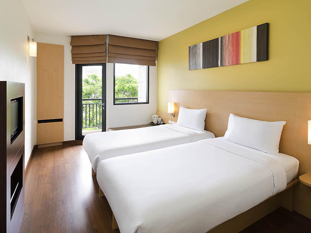 Hotel Ibis HHQ Esterno foto