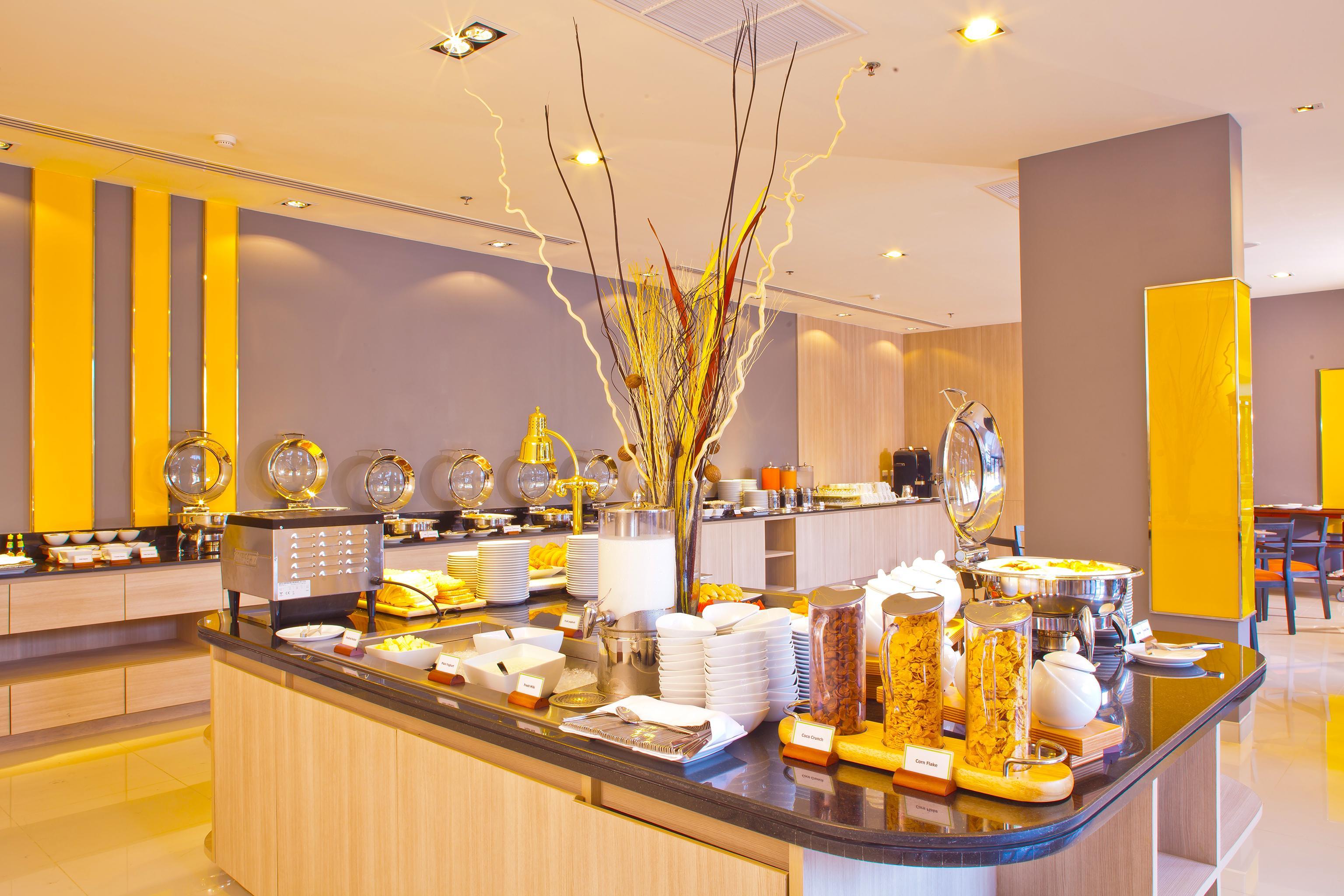 Hotel Ibis HHQ Esterno foto