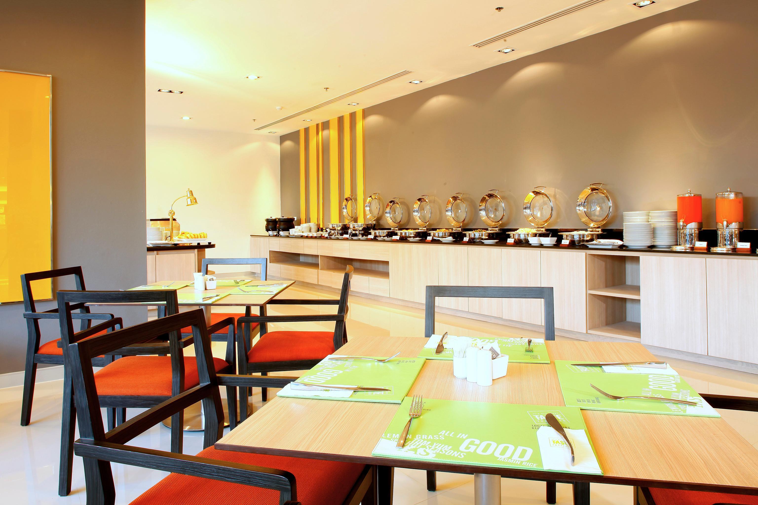 Hotel Ibis HHQ Esterno foto