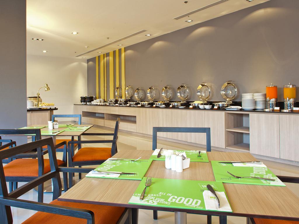 Hotel Ibis HHQ Esterno foto