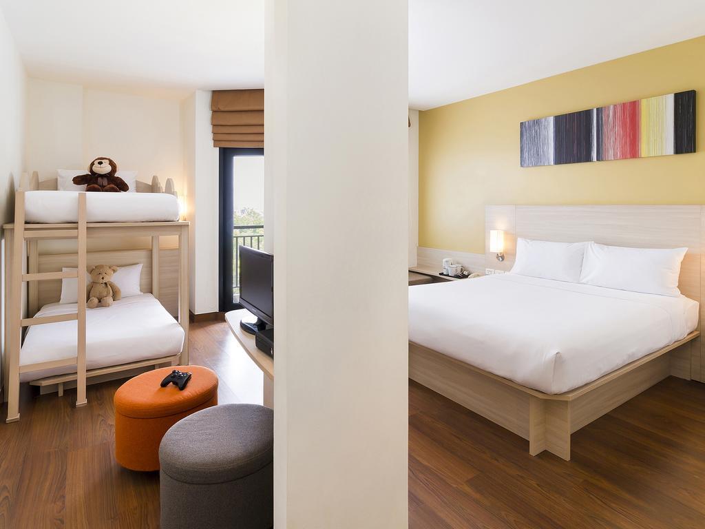 Hotel Ibis HHQ Esterno foto