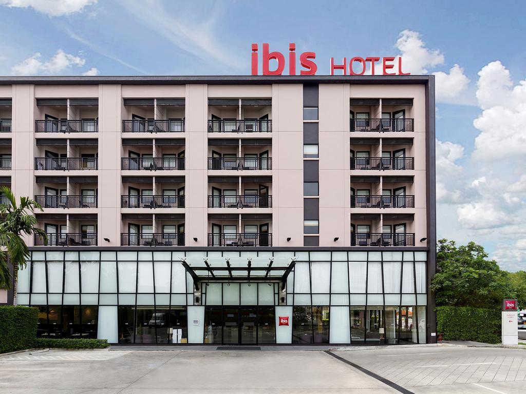 Hotel Ibis HHQ Esterno foto