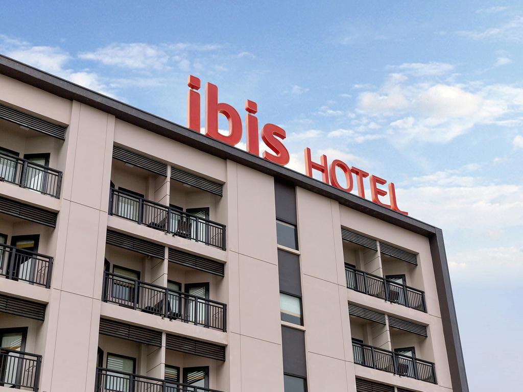 Hotel Ibis HHQ Esterno foto