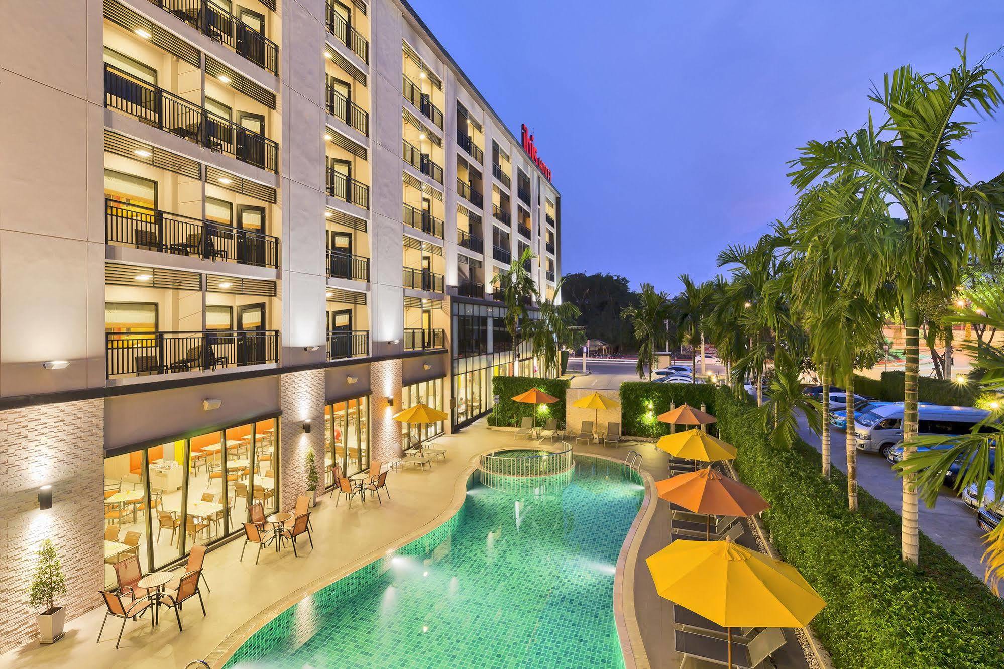 Hotel Ibis HHQ Esterno foto
